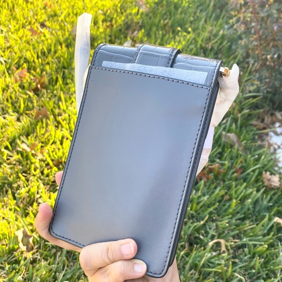 Michael Kors Carmen SM NS Phone Xbody - Picture 2 of 6